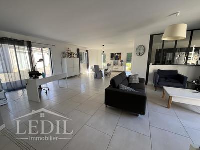 Maison - 164 m² - 5 pièces