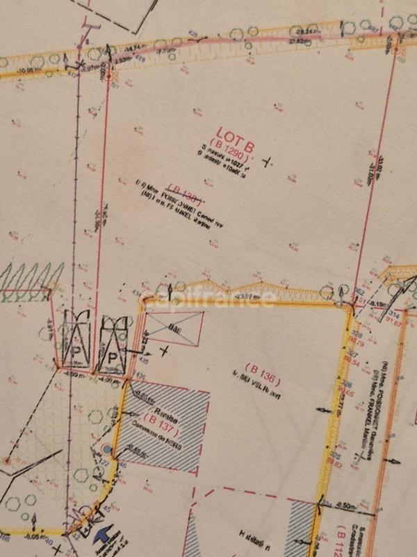 Terrain constructible - 1 060 m²