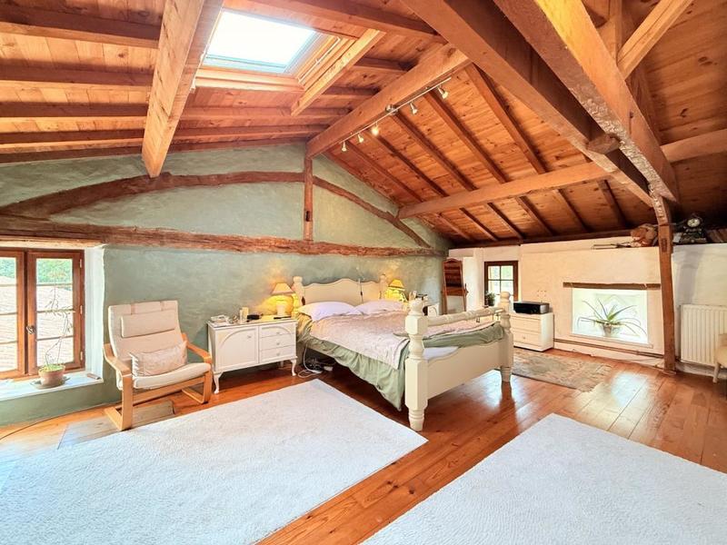 Maison - 200 m² - 11 pièces