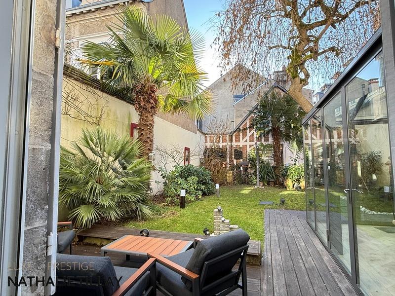 Maison bourgeoise - 260 m² - 9 pièces