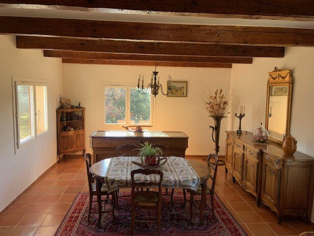 Maison - 220 m² - 7 pièces