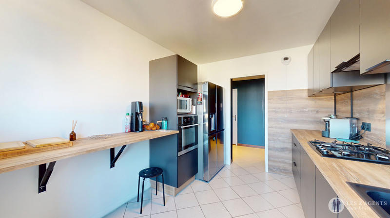 Appartement - 80 m² - 4 pièces