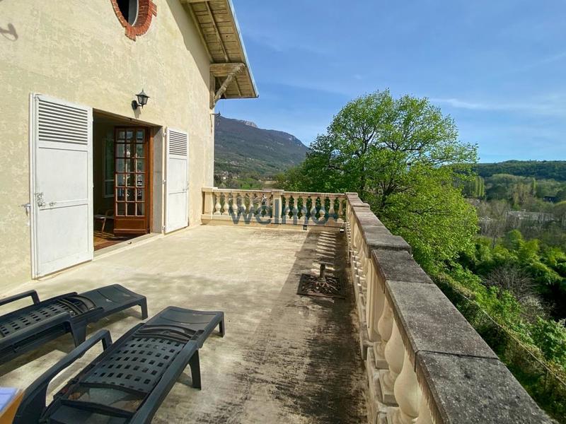 Maison - 400 m² - 11 pièces