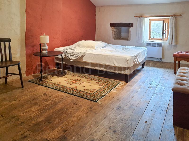 Maison en pierre - 177 m² - 7 pièces