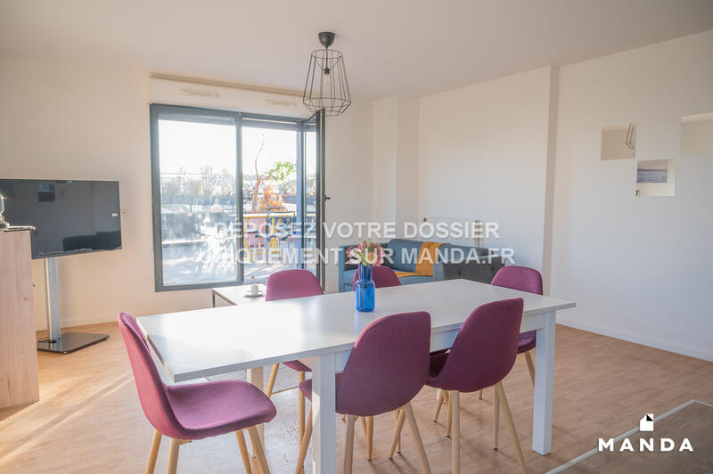 Chambre - 11 m² - 5 pièces