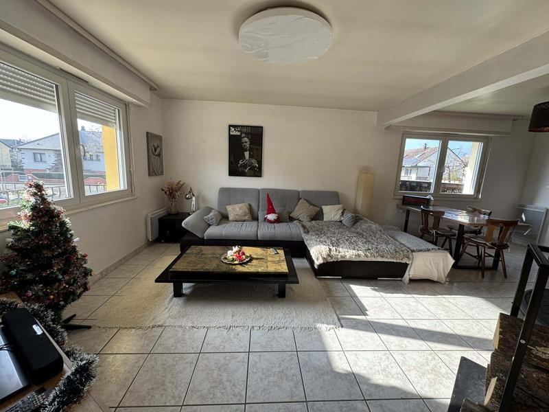 Maison - 90 m² - 5 pièces