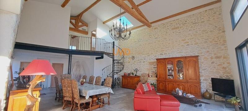 Maison - 169 m² - 5 pièces