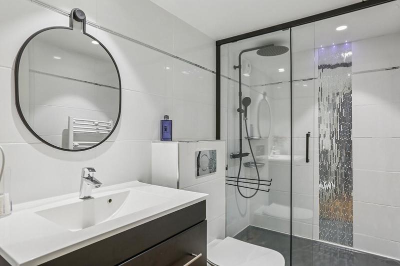 Villa - 221 m² - 6 pièces