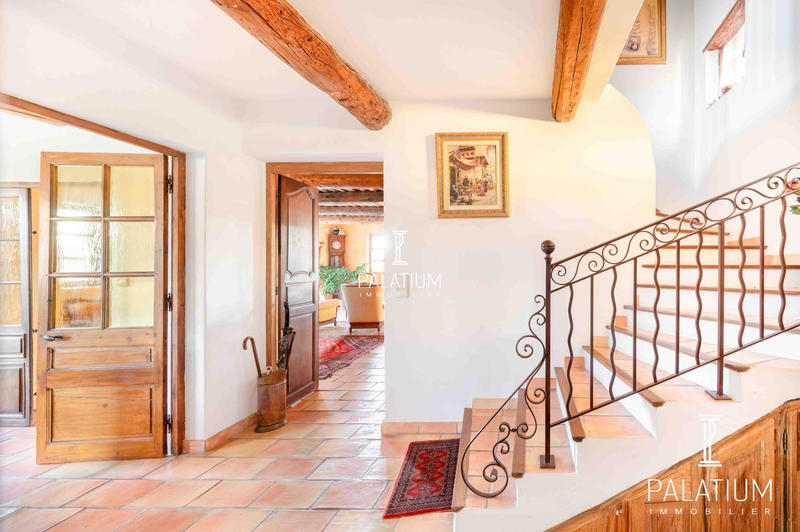 Villa - 203 m² - 6 pièces