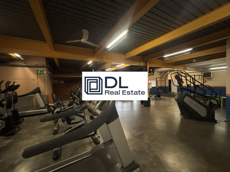 Entrepôt - 1 200 m²