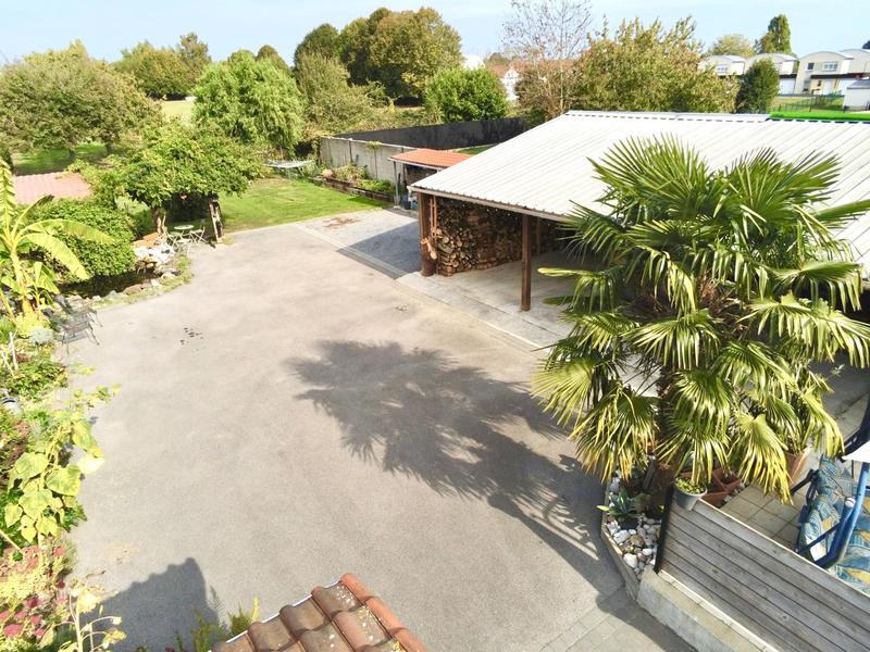 Maison - 205 m² - 9 pièces