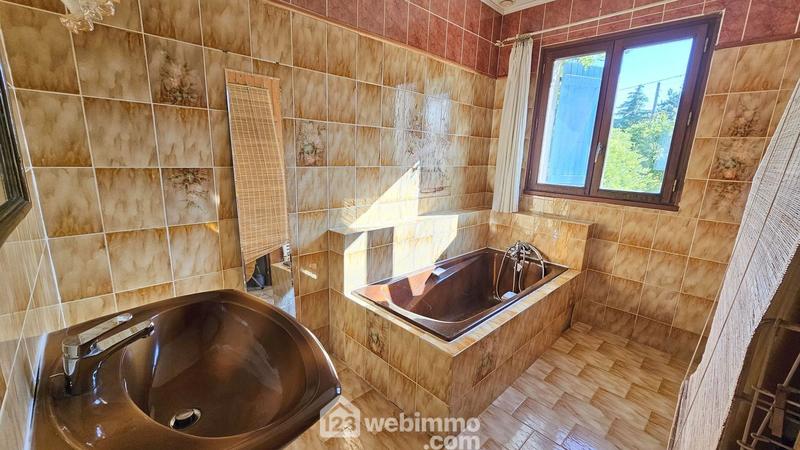 Maison - 231 m² - 10 pièces