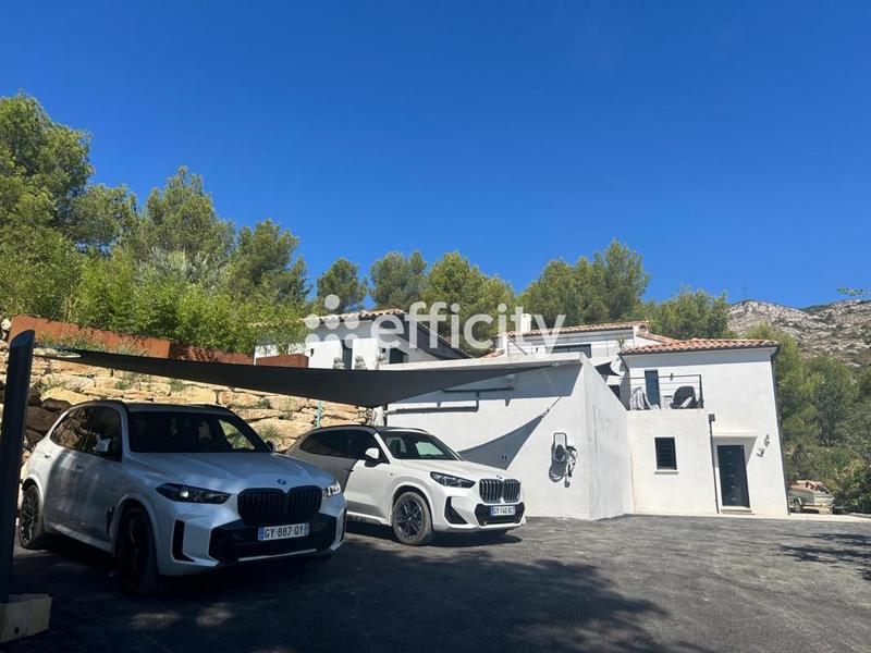 Maison - 200 m² - 7 pièces