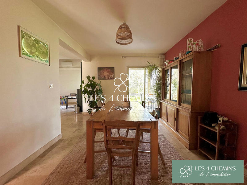 Villa - 236 m² - 4 pièces