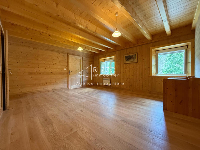 Maison - 196 m² - 8 pièces