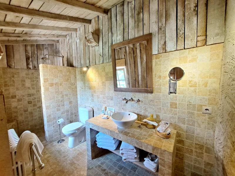 Maison - 427 m² - 12 pièces