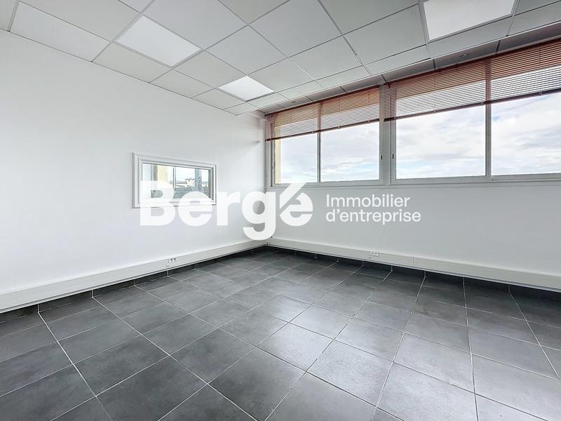 Bureau - 146 m²