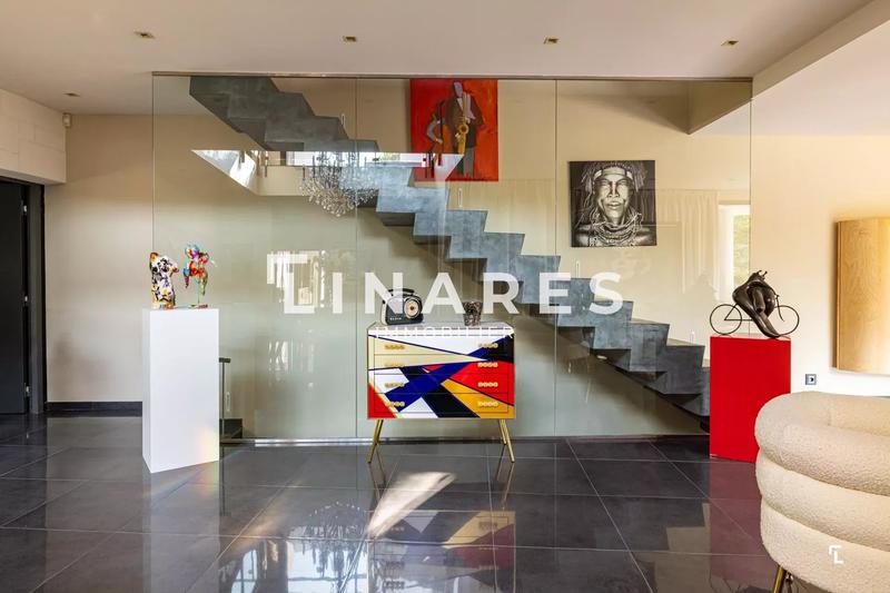 Villa - 252 m² - 6 pièces