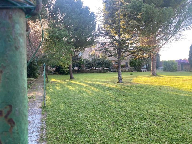 Maison - 402 m² - 16 pièces