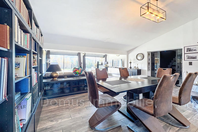 Villa - 146 m² - 4 pièces