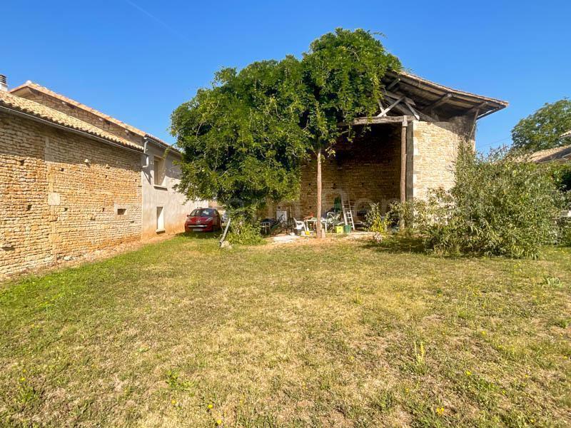 Maison de village - 220 m² - 6 pièces