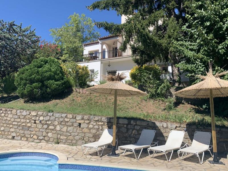 Maison - 184 m² - 9 pièces