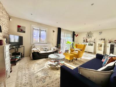 Maison - 104 m² - 5 pièces