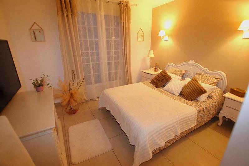 Demeure - 300 m² - 11 pièces