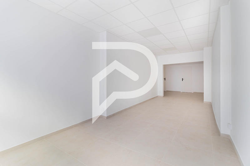 Local commercial - 45 m² - 2 pièces