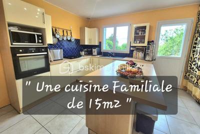 Maison traditionnelle - 170 m² - 6 pièces