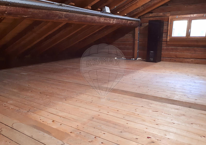 Maison - 236 m² - 10 pièces