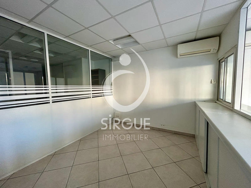 Bureau - 105 m² - 6 pièces