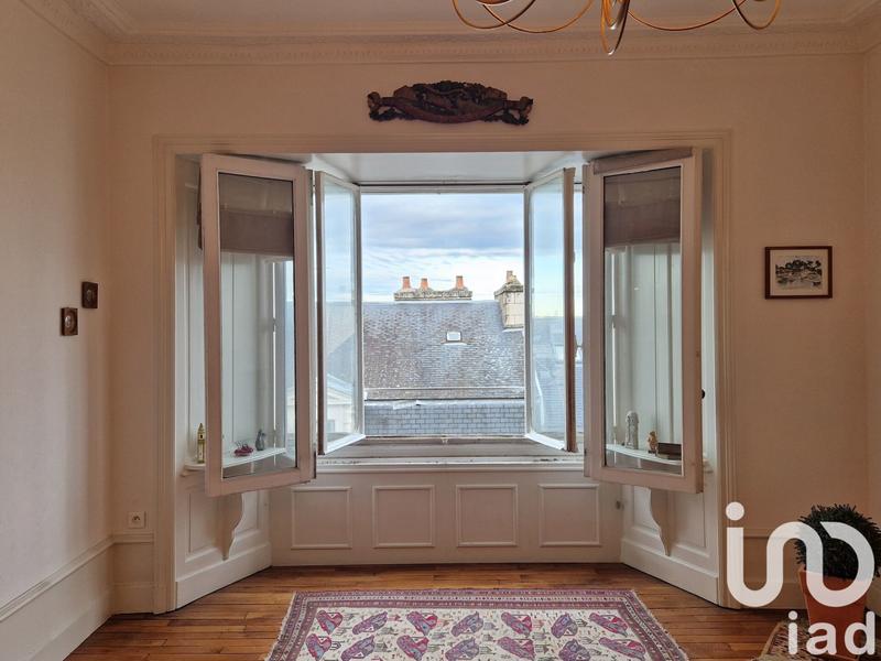 Appartement - 186 m² - 6 pièces