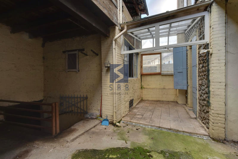 Maison - 90 m² - 5 pièces