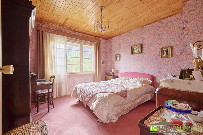 Maison traditionnelle - 165 m² - 8 pièces