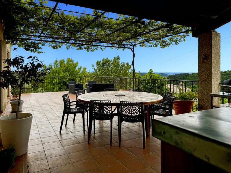 Maison - 208 m² - 6 pièces