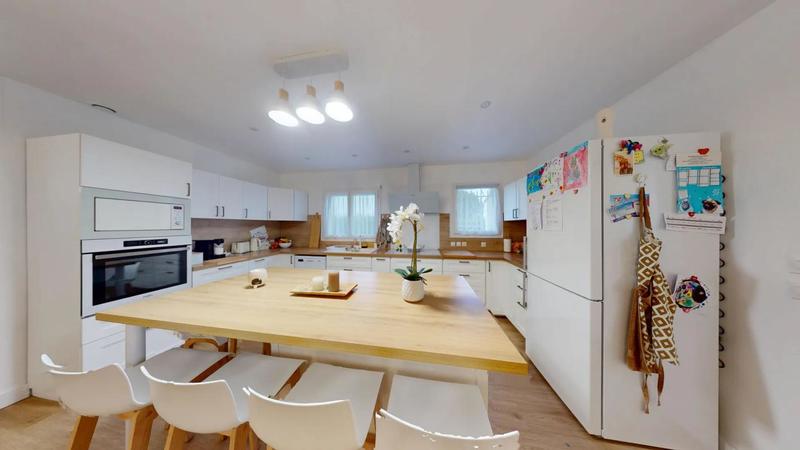 Propriété - 132 m² - 6 pièces