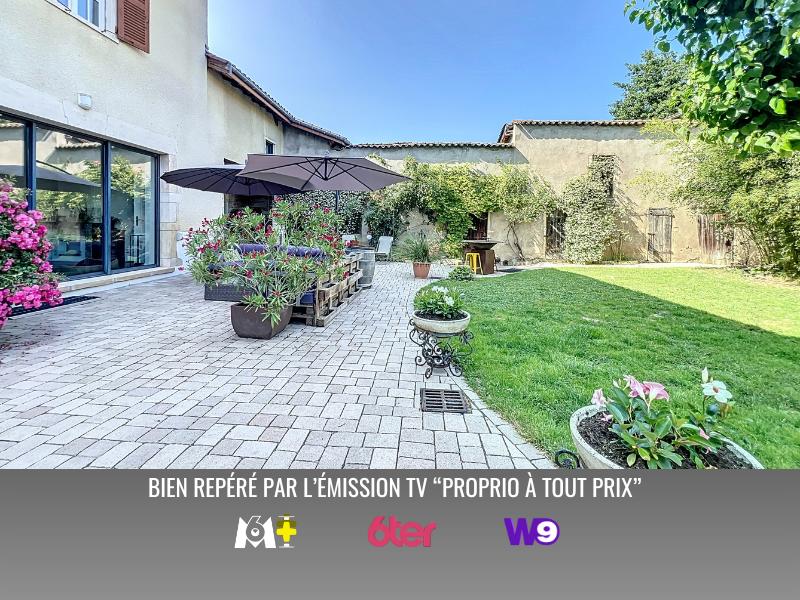 Maison - 330 m² - 8 pièces