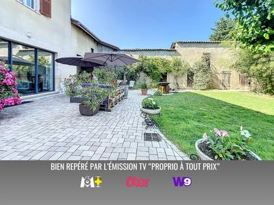 Maison - 330 m² - 8 pièces