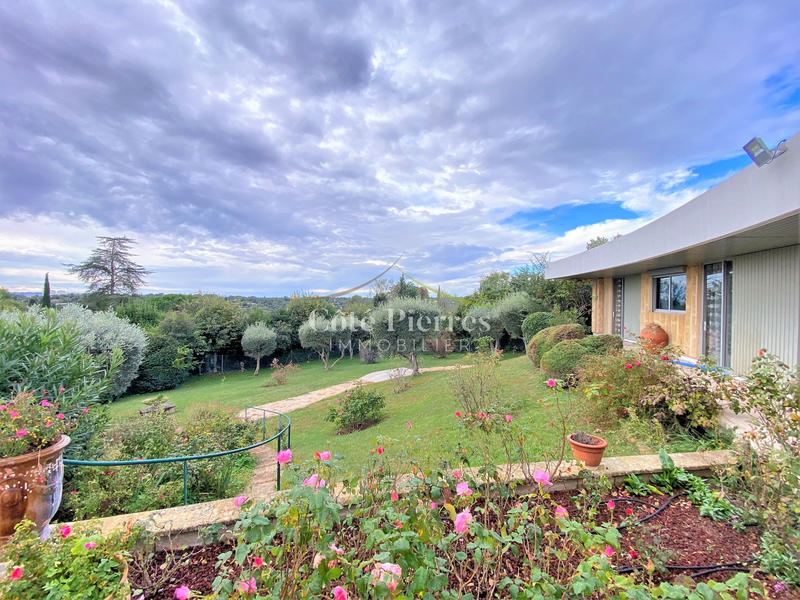 Villa - 200 m² - 6 pièces