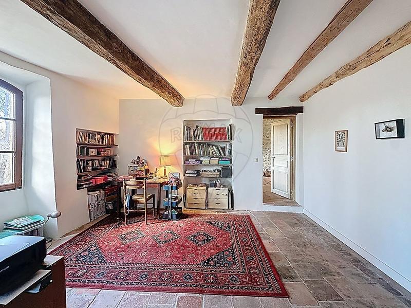 Maison - 243 m² - 8 pièces