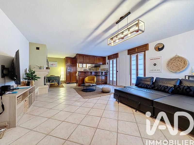 Maison - 290 m² - 8 pièces