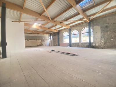 Local commercial - 246 m² - 1 pièce