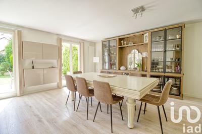 Maison - 200 m² - 9 pièces