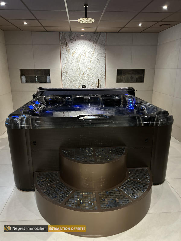 Appartement - 316 m² - 8 pièces