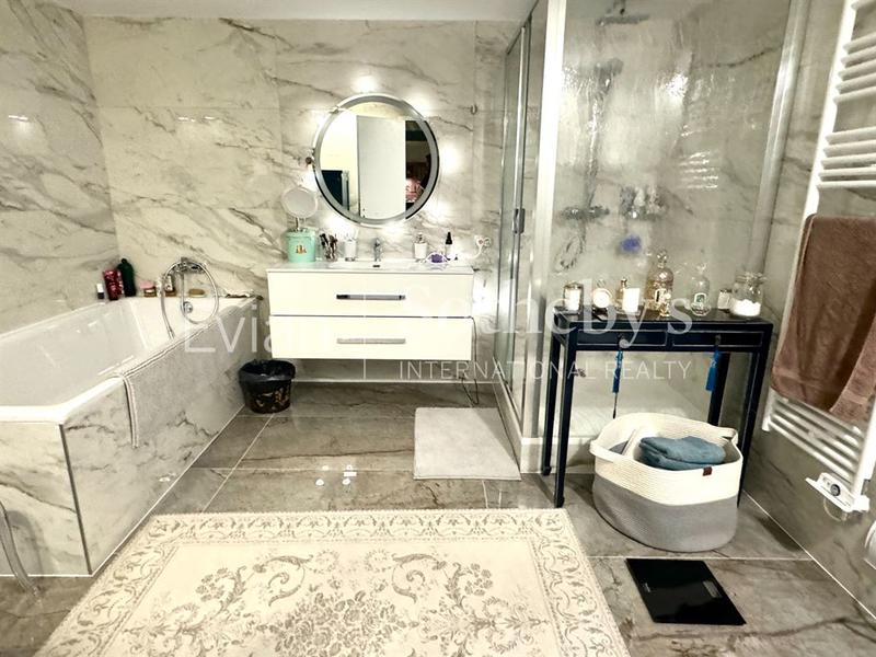 Appartement - 159 m² - 3 pièces