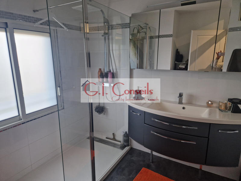 Maison - 110 m² - 4 pièces