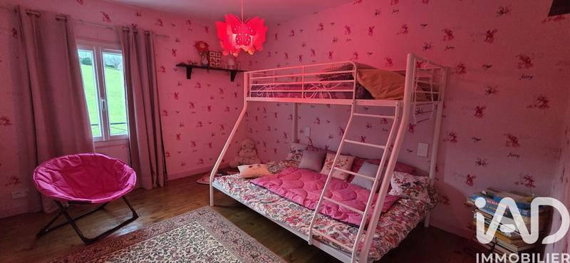 Maison - 232 m² - 9 pièces