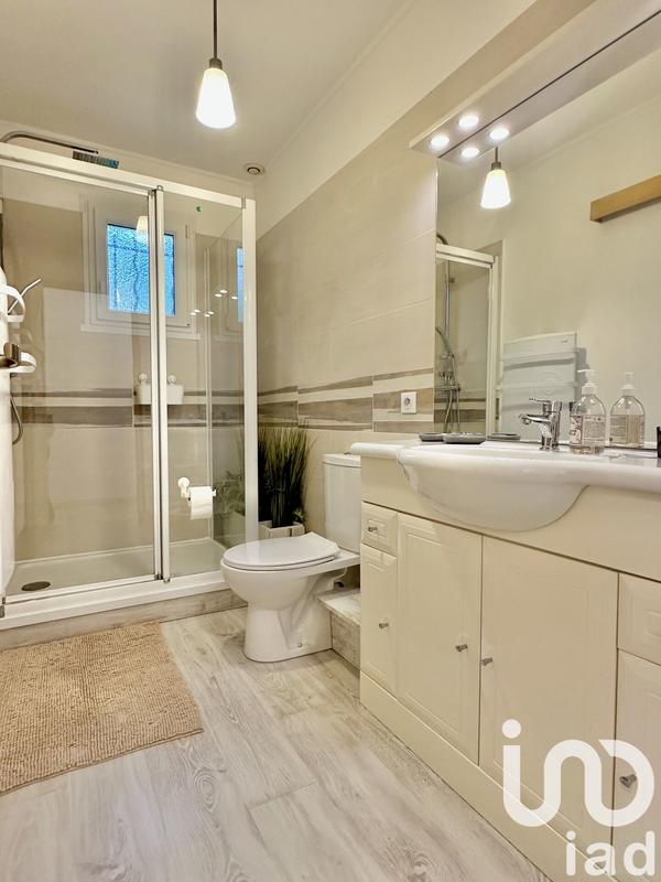 Maison - 250 m² - 11 pièces