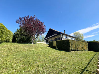Maison - 245 m² - 9 pièces